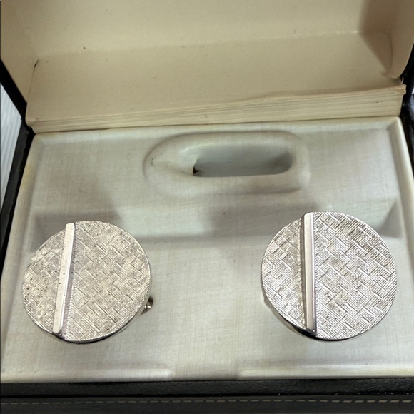 Towncraft Textured Silver Cufflinks - Picture 4 of 4
